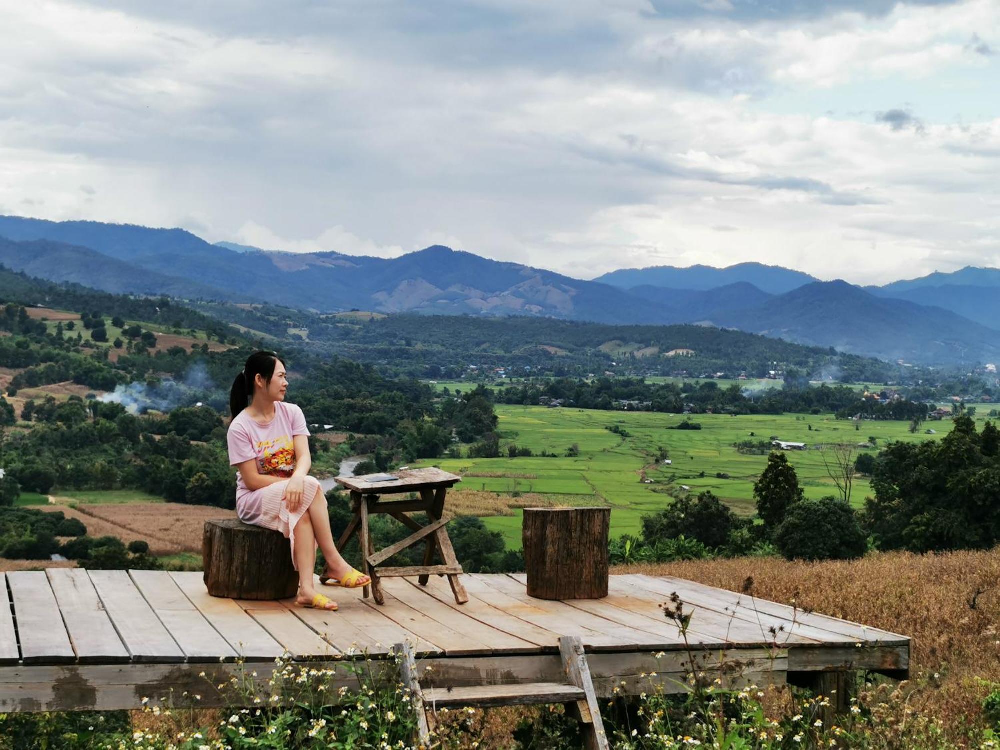 Hotel มนต์เมืองแจ่ม Mae Chaem Esterno foto