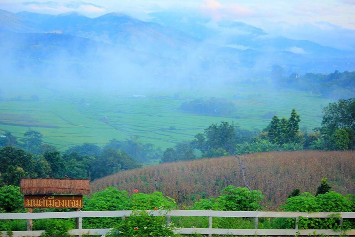 Hotel มนต์เมืองแจ่ม Mae Chaem Esterno foto