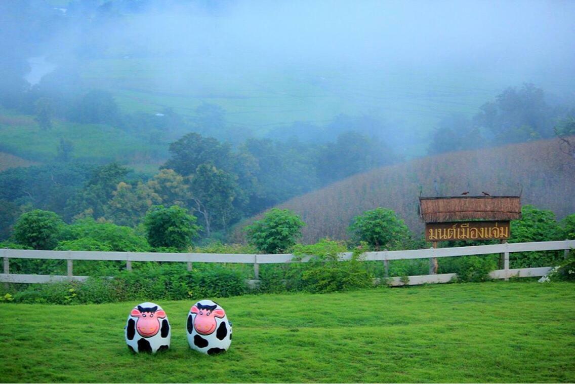 Hotel มนต์เมืองแจ่ม Mae Chaem Esterno foto