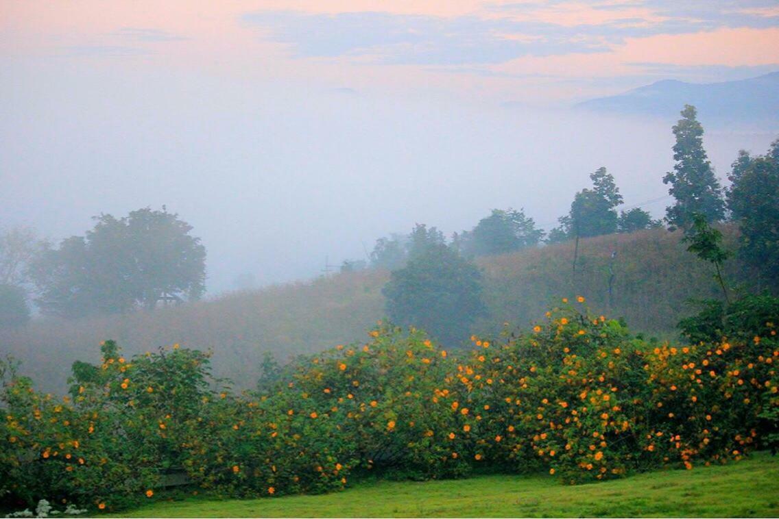 Hotel มนต์เมืองแจ่ม Mae Chaem Esterno foto