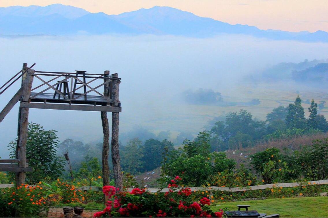 Hotel มนต์เมืองแจ่ม Mae Chaem Esterno foto